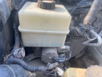 Насос гидроподвески Toyota Land Cruiser 2000 J100