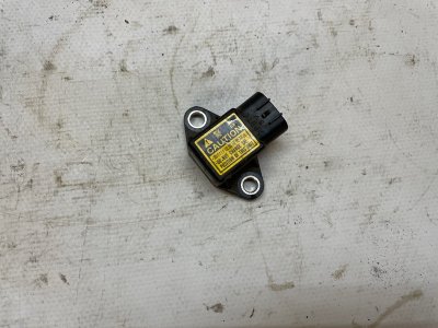 Датчик удара Toyota Land Cruiser 2000 J100