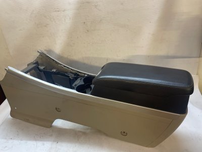 Подлокотник Mazda CX-7 2007 ER