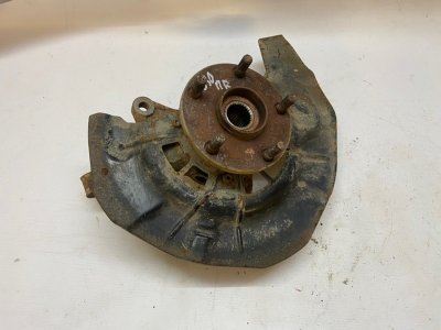 Кулак поворотный Lexus RX 330 2005 XU30