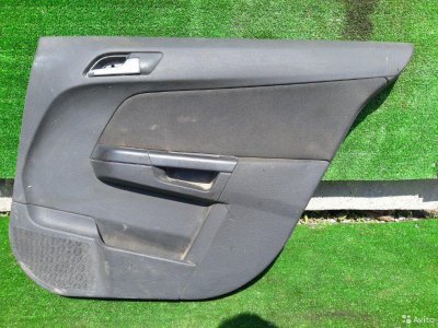 Обшивка двери задняя правая Opel Astra H L69