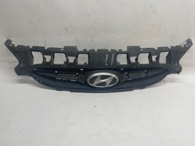 Решетка радиатора Hyundai Solaris 2010-2014 RB