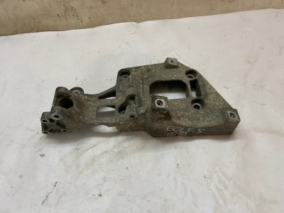 Кронштейн генератора Volkswagen Golf 2003-2010 1K1