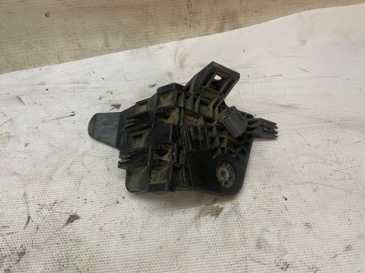 Кронштейн бампера Toyota Land Cruiser 200 2008 Внедорожник