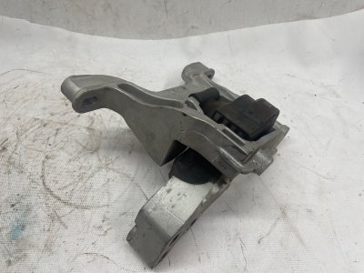 Подушка двигателя Mazda Mazda 3 2020 BP