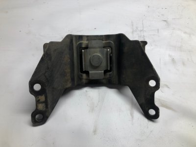 Подушка кпп Toyota Land Cruiser 200 2008 Внедорожник