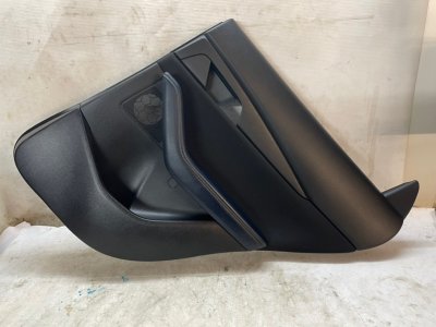 Обшивка двери Mazda CX-30 2020