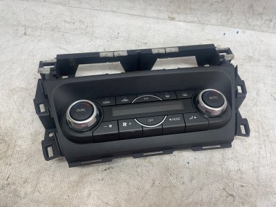 Блок управления климатом Mazda Mazda 3 2015 BM