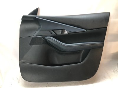 Обшивка двери Mazda CX-30 2020