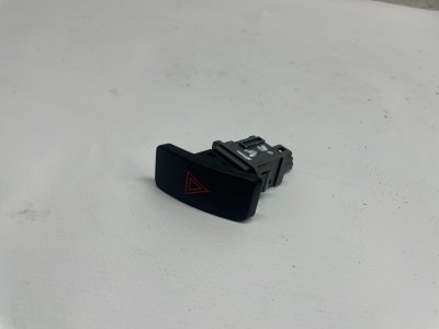 Кнопка аварийной сигнализации Toyota Corolla 2008