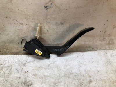 Педаль газа Volkswagen Touareg 2003 7L