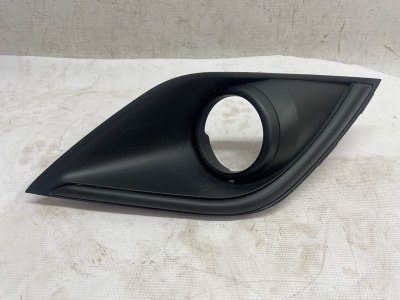 Рамка ПТФ Mitsubishi Outlander 2021 GF8W
