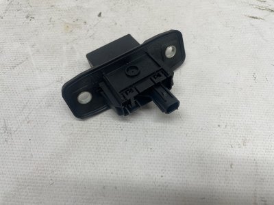 Кнопка открывания багажника Mazda CX-30 2020
