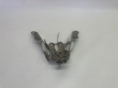 Петля капота Toyota Corolla Spacio 1997-2001 E110