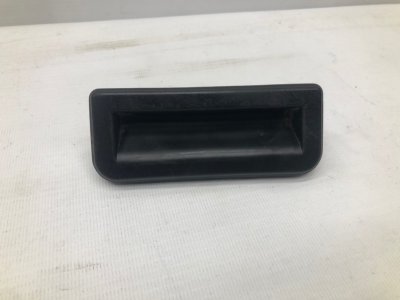 Кнопка открывания багажника Skoda Karoq 2020 ND7