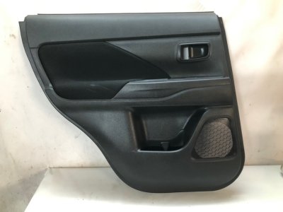 Обшивка двери Mitsubishi Outlander 2021 GF8W