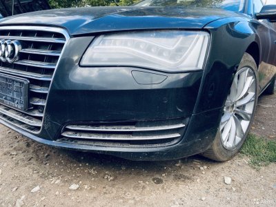 Передний бампер audi A8 D4 в сборе с решеткой