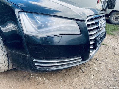 Передний бампер audi A8 D4 в сборе с решеткой