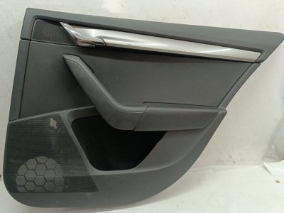 Обшивка двери Skoda Octavia 2015 A7