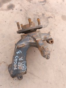 Кулак поворотный Ford Focus 2012 CB8