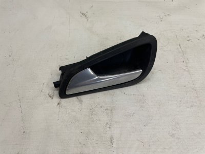Ручка двери внутренняя Ford Focus 2012 CB8