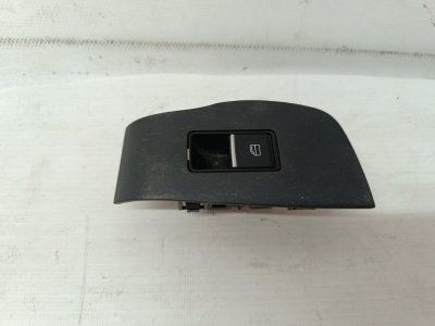 Кнопка стеклоподъемника Mazda Mazda 3 2020 BP