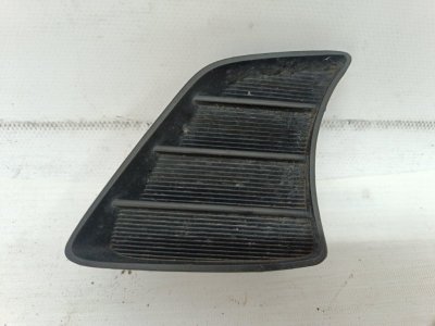 Заглушка бампера Toyota Hilux 2012