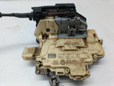 Замок двери Volkswagen Passat 2009 B6