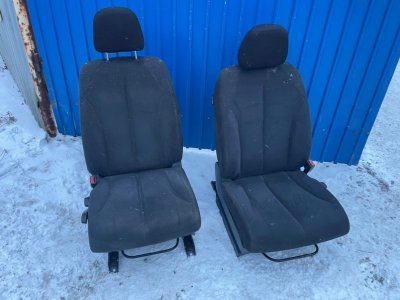 Сиденья Nissan Tiida 2007