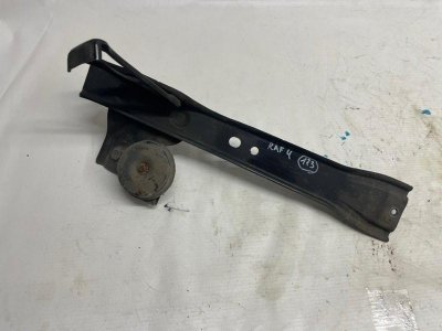 Кронштейн замка капота Toyota Rav 4 2013 A40