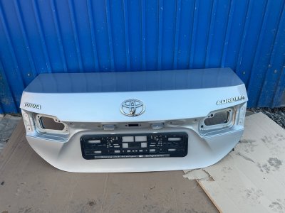 Крышка багажника Toyota Corolla 2014