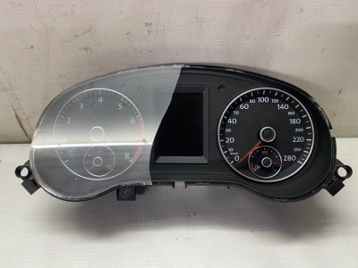 Панель приборов Volkswagen Jetta 2013