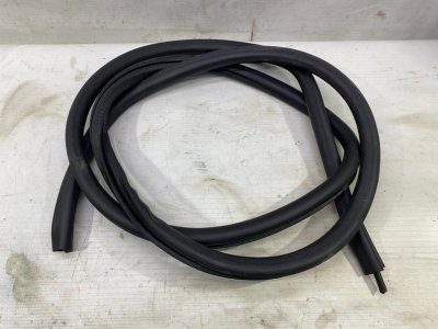 Уплотнитель кузова Volkswagen Jetta 2007 1K2