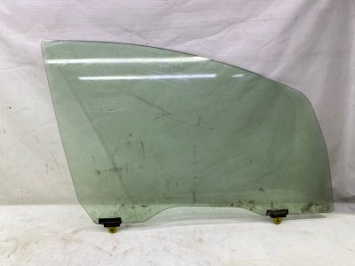 Стекло Mitsubishi Colt 2004 Z3