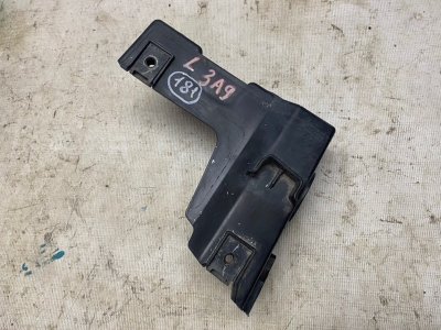 Крепление бампера Volkswagen Jetta 2007 1K2
