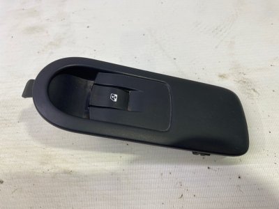 Кнопка стеклоподъемника Renault Duster 2013