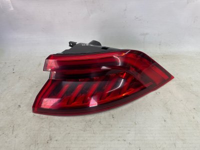 Фонарь Audi Q8 2021