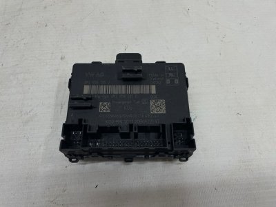 Блок управления двери Audi Q8 2021