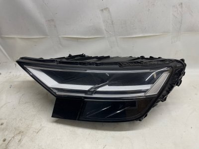 Фара Audi Q8 2021