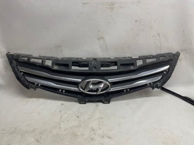 Решетка радиатора Hyundai Solaris 2015