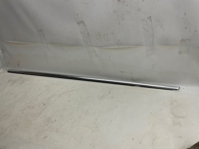 Молдинг стекла Audi Q8 2021