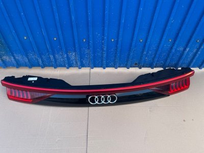 Фонарь Audi Q8 2021