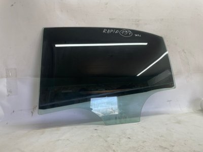 Стекло двери Skoda Rapid 2018