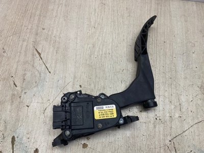 Педаль газа Volkswagen Polo 2015