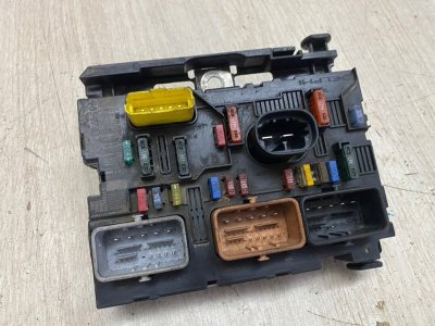 Блок предохранителей Citroen C3 2006