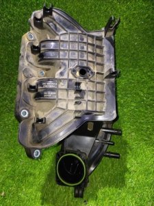 Коллектор впускной Volkswagen Golf 5K1