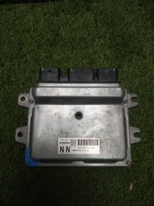 Блок управления двс Nissan Serena