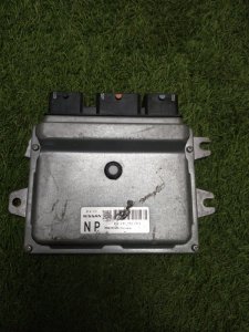 Блок управления двс Nissan Serena