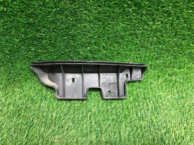 Направляющая бампера AUDI A6 C6 2009 4F2