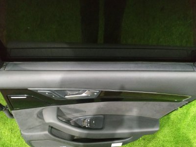 Шторка двери AUDI A8 2011 D4